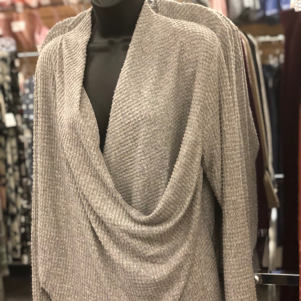 Zac and Rachel Drape Deep Vneck Long Sleeve Top